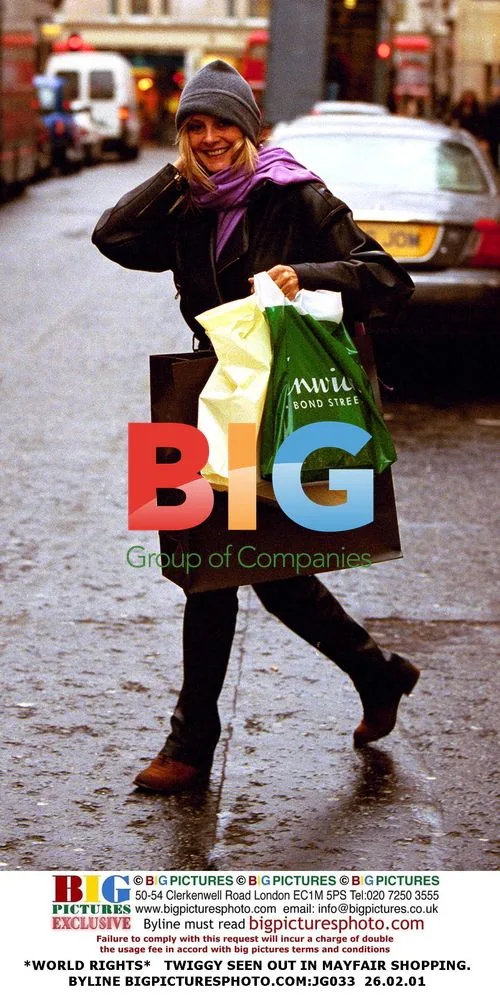 Twiggy Out Shopping in Mayfair