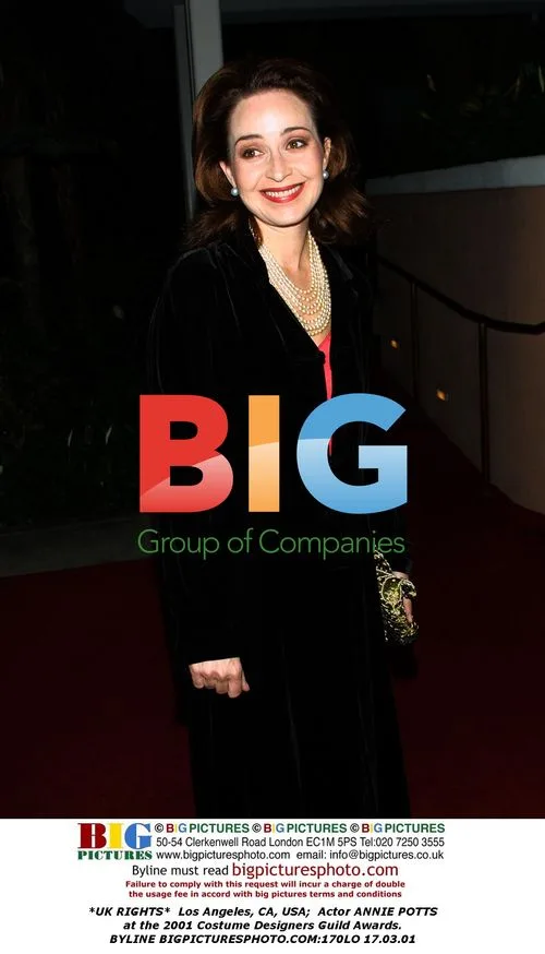 Annie Potts at 2001 Costume Designers Guild Awards