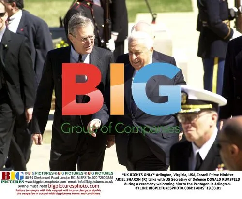 Ariel Sharon and Donald Rumsfeld at Pentagon