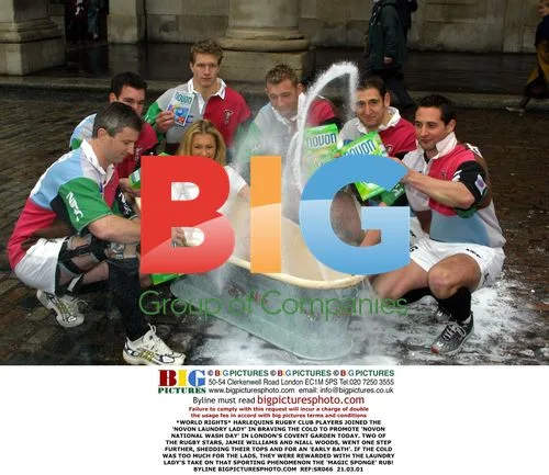 Harlequins players promote Novon Wash Day in London