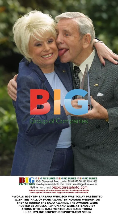Barbara Windsor Receives Hall of Fame Award