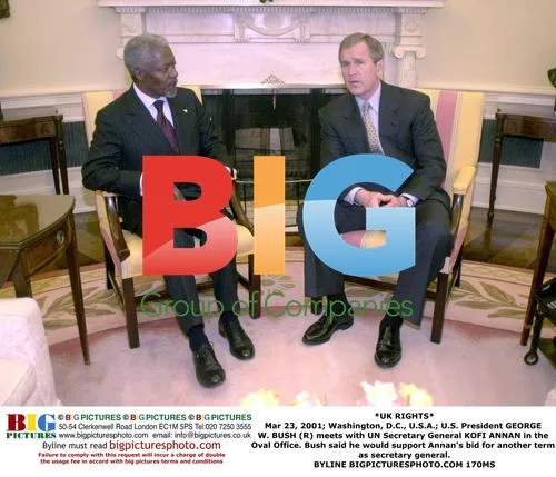 Bush Meets Annan in Oval Office