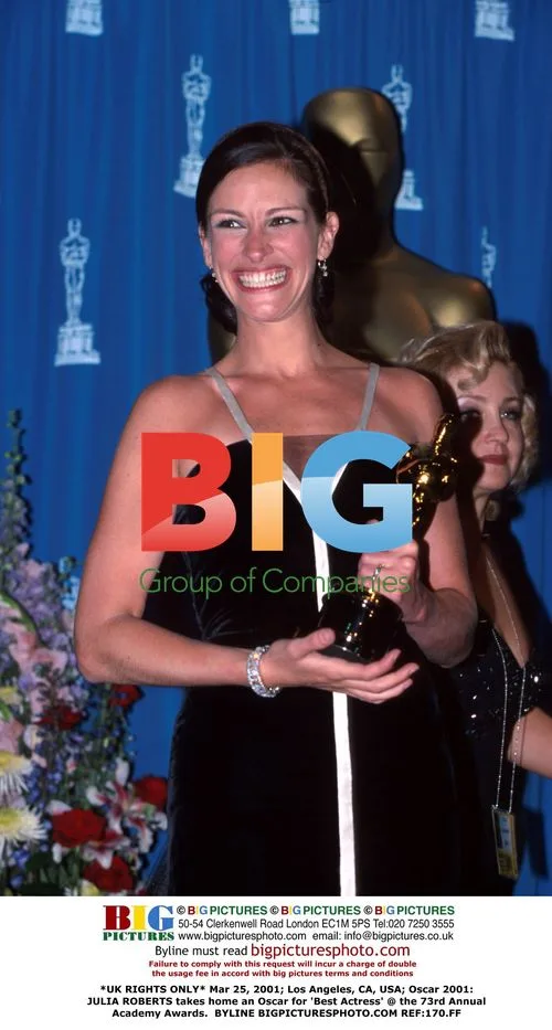 Julia Roberts Wins Oscar 2001