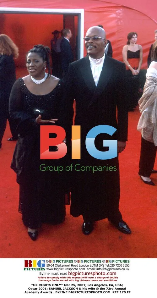 Samuel Jackson & wife at the 73rd Oscars