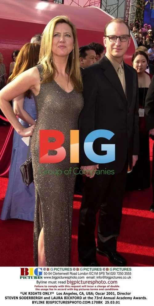 Steven Soderbergh and Laura Bickford at Oscars 2001