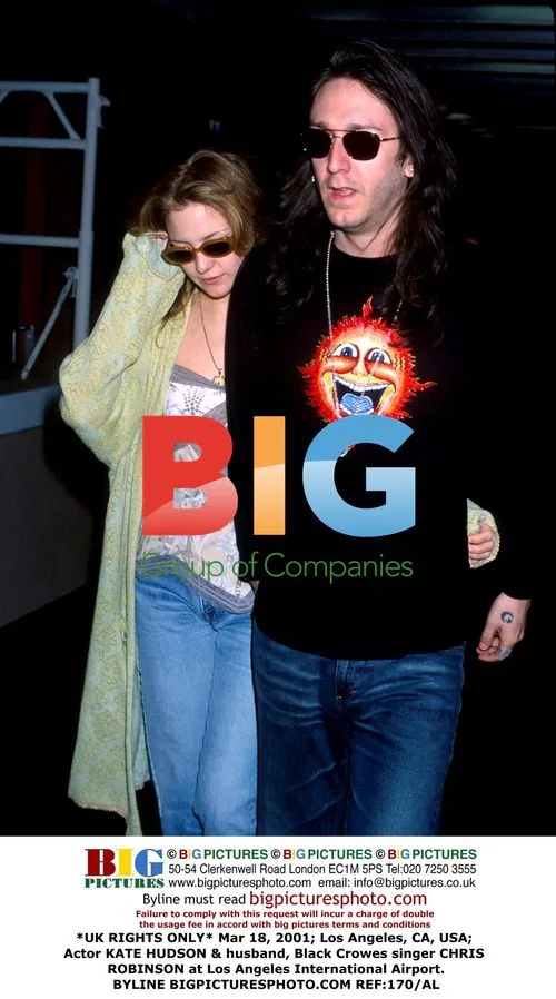 Kate Hudson & Chris Robinson at LAX