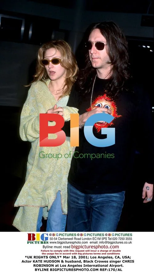 Kate Hudson & Chris Robinson at LAX
