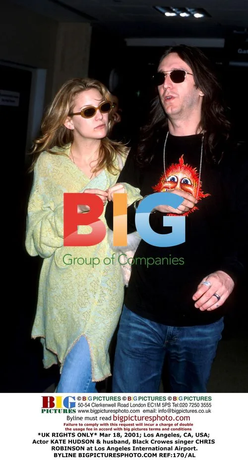 Kate Hudson & Chris Robinson at LAX