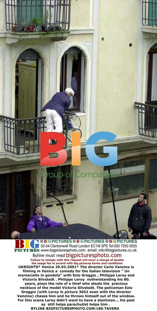 Carlo Vanzina films "Un maresciallo in gondola"