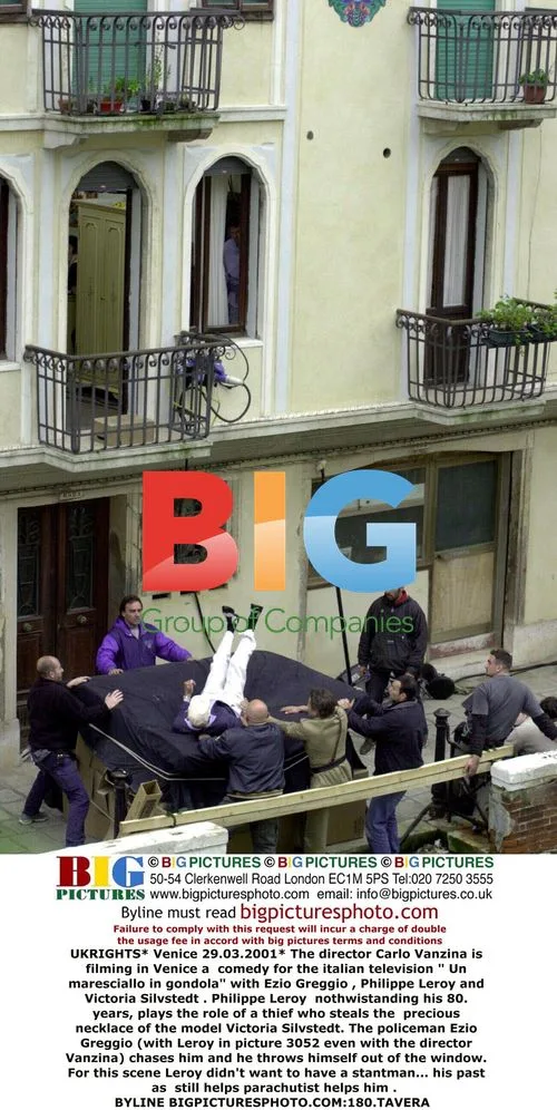 Director Vanzina films "Un maresciallo in gondola" in Venice