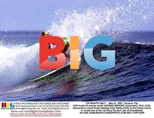 Serena Brooke Advances at Roxy Fiji Surf Jam