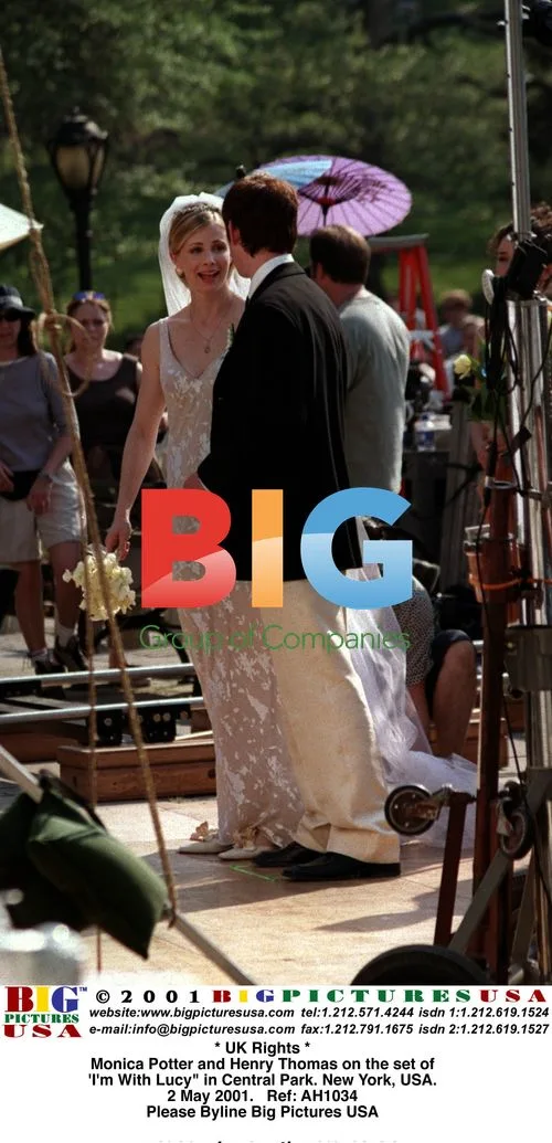 Monica Potter and Henry Thomas on 'I'm With Lucy' set