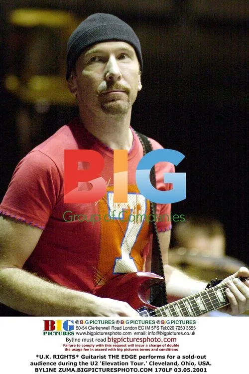 Guitarist THE EDGE performs for U2 'Elevation Tour'