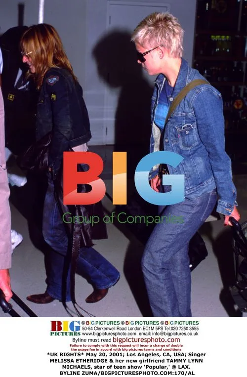 Melissa Etheridge & Tammy Lynn Michaels at LAX