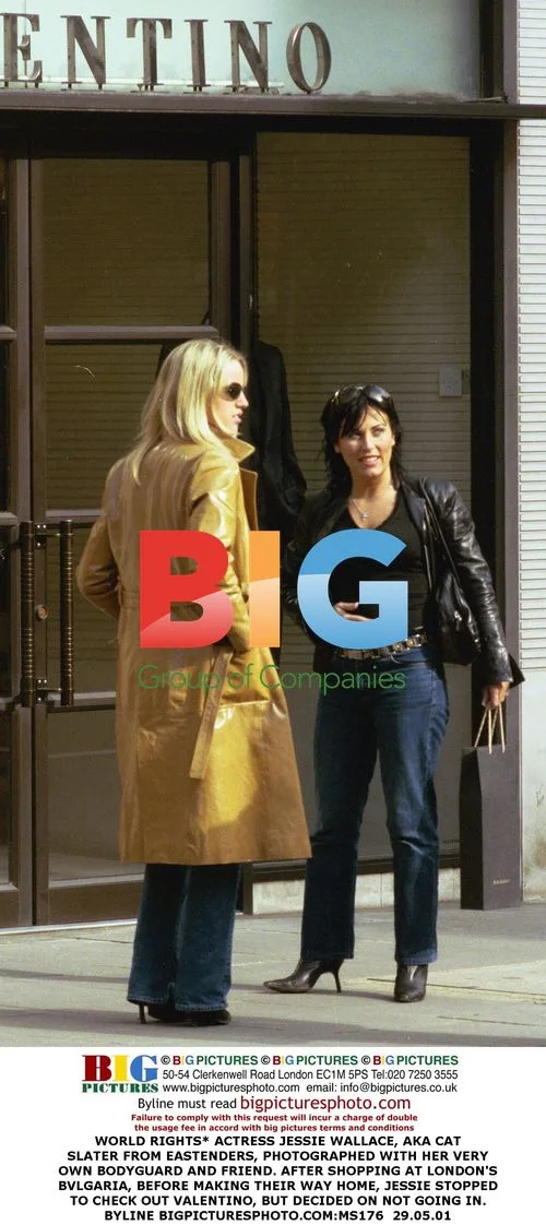 Jessie Wallace Out Shopping in London