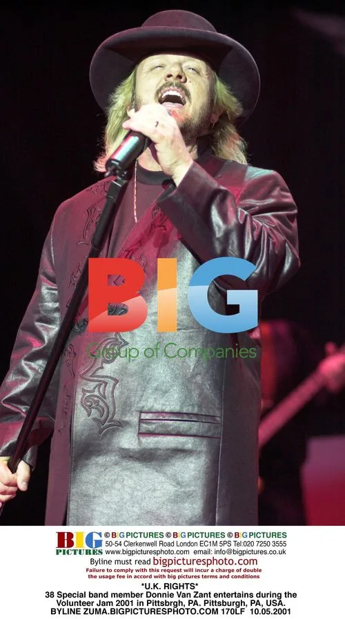 38 Special's Donnie Van Zant at Volunteer Jam 2001