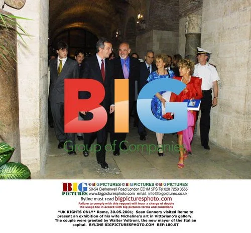 Sean Connery presents wife's art exhibit in Rome