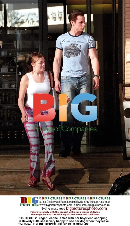 Leanne Rimes shopping with boyfriend