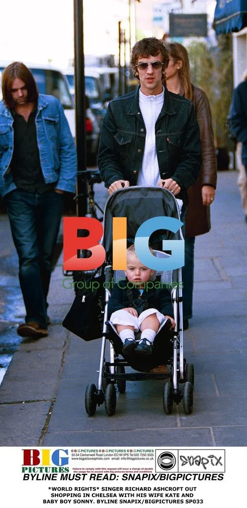 Richard Ashcroft Shopping with Family
