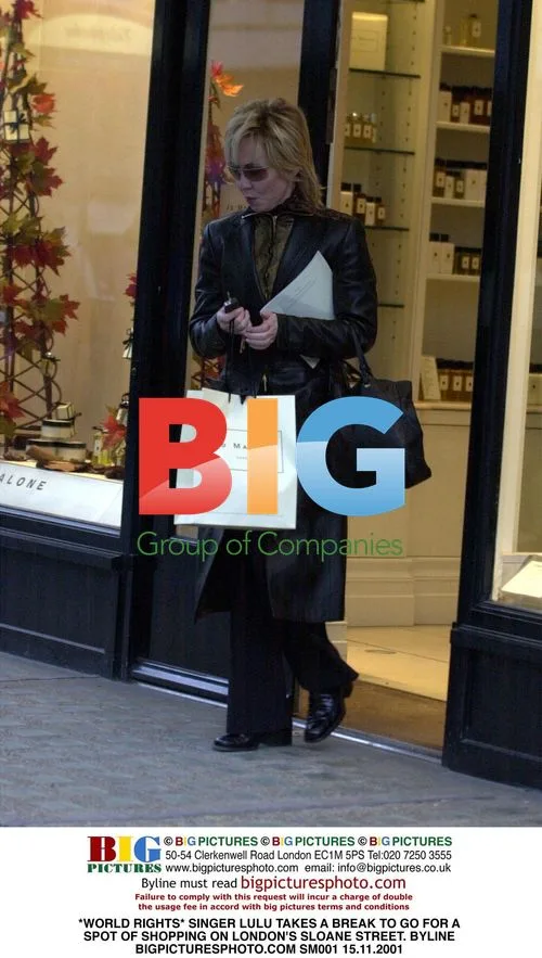 Singer Lulu Shopping in London