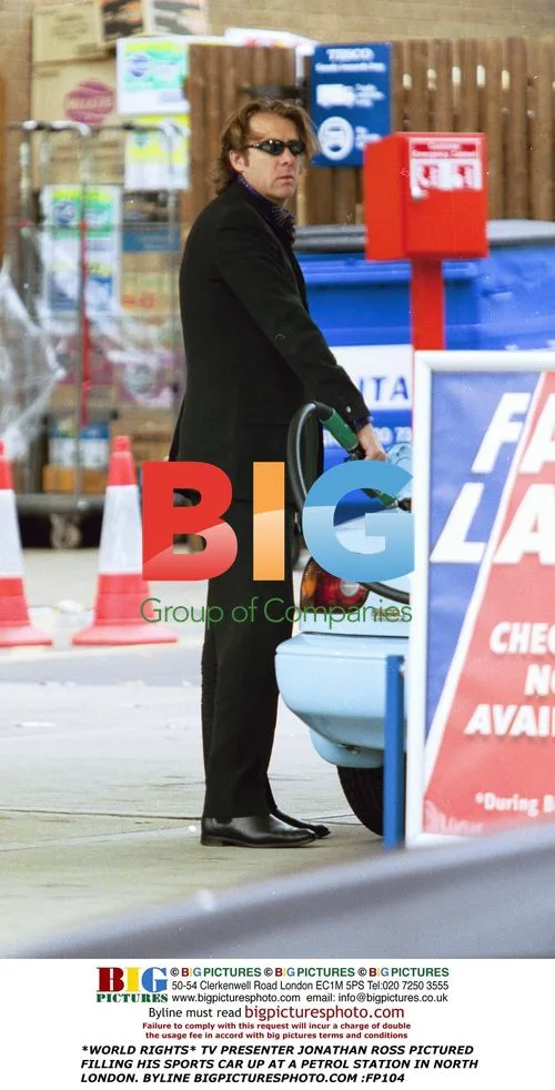 Jonathan Ross at Petrol Station
