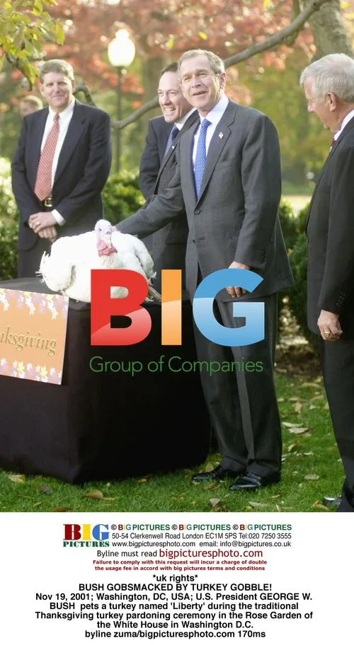 BUSH PETS THANKSGIVING TURKEY