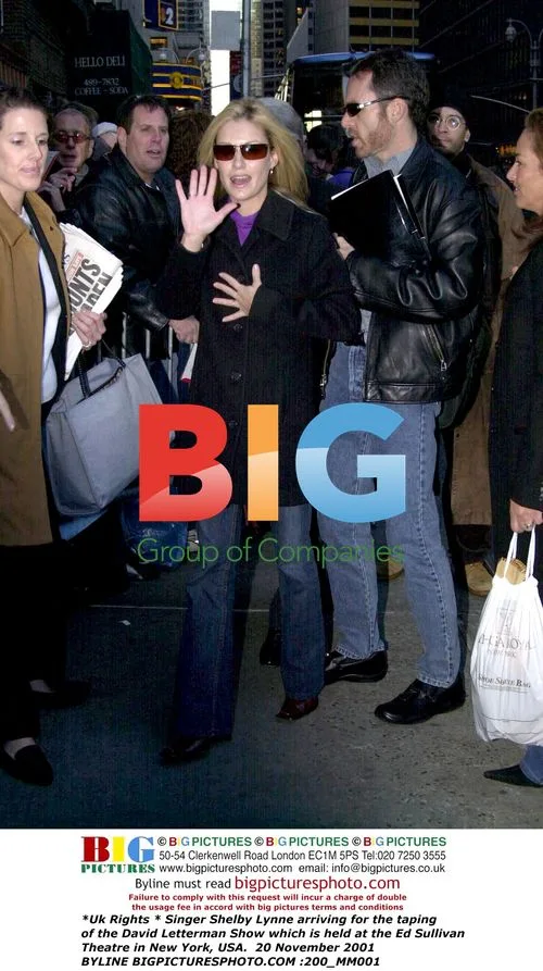 Singer Shelby Lynne arrives at Letterman taping