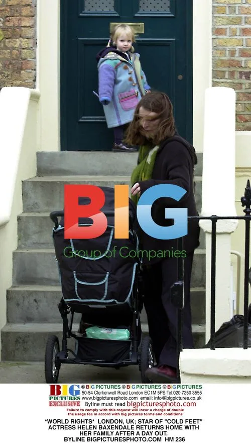 Helen Baxendale returns home with family