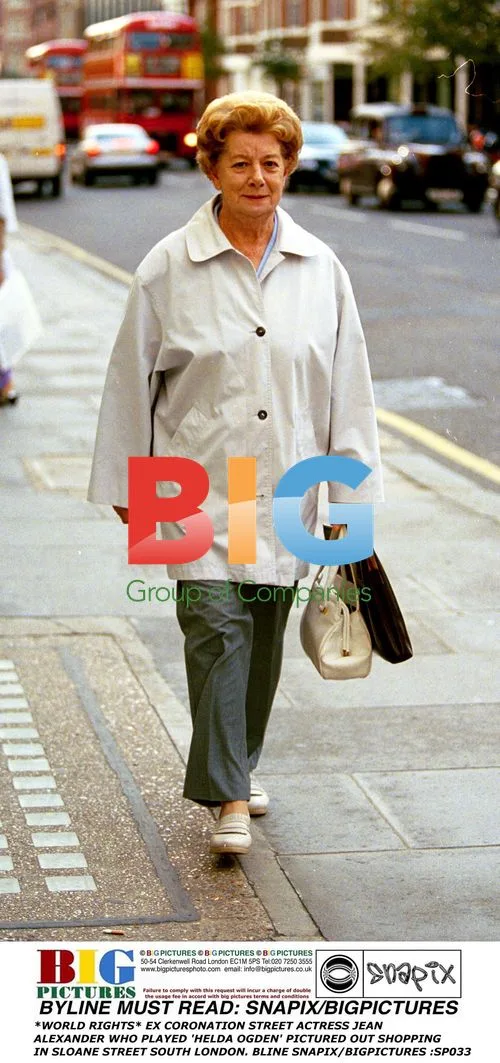 EX CORONATION STREET ACTRESS JEAN ALEXANDER OUT SHOPPING