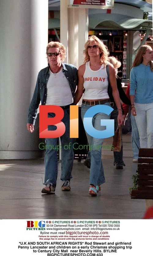 Rod Stewart and Penny Lancaster Christmas Shopping