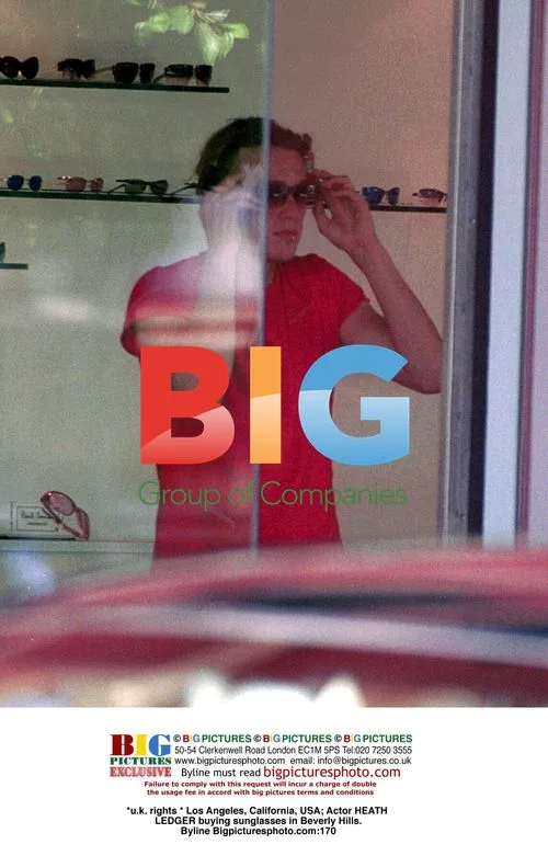 Heath Ledger buying sunglasses in Beverly Hills