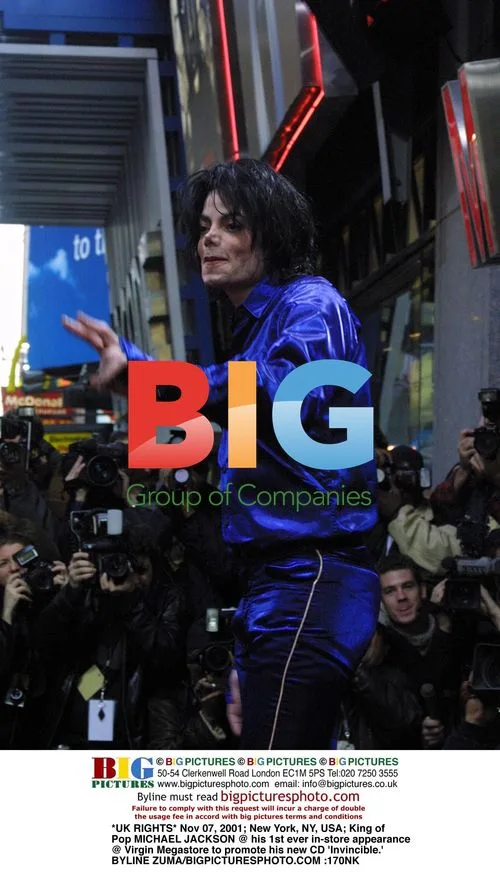 Michael Jackson at Virgin Megastore event