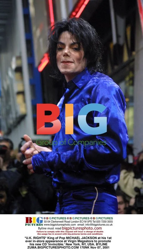 Michael Jackson at Virgin Megastore in NYC