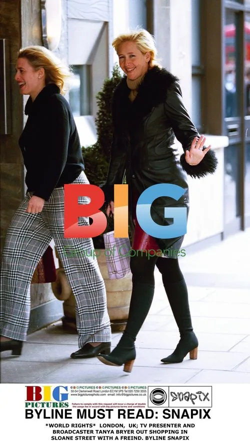 TV Presenter Tanya Bryer Shopping in London