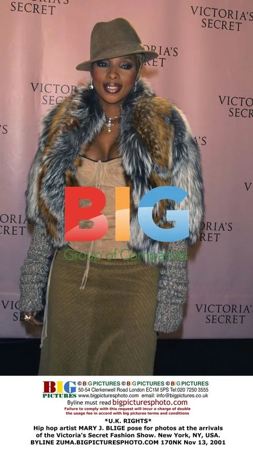 MARY J. BLIGE at Victoria's Secret Fashion Show