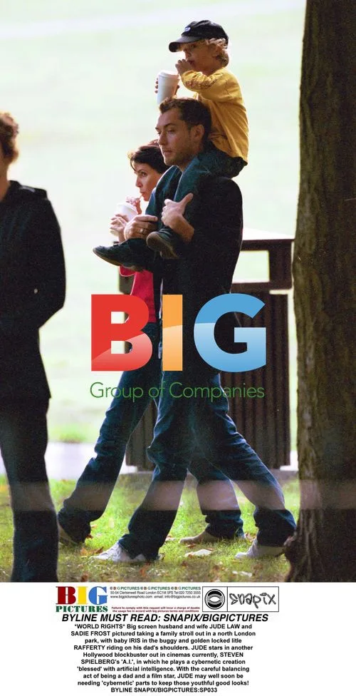 JUDE LAW and SADIE FROST with children