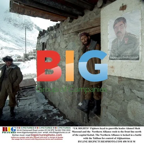 Northern Alliance fighters rush to front line