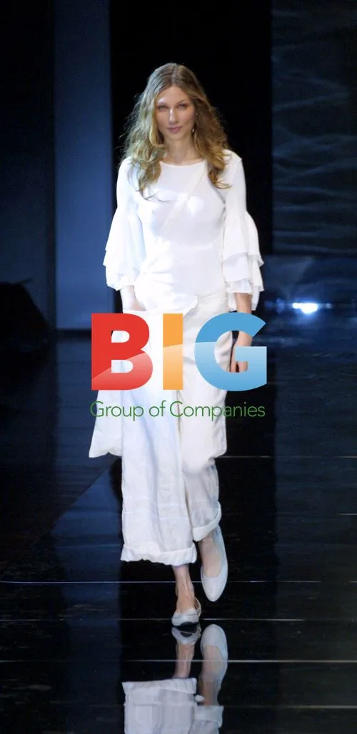 EMPORIO ARMANI 2002 Fall Fashion Show in Milan