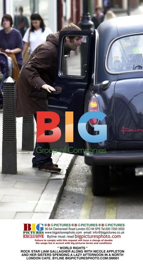 Liam Gallagher and Nicole Appleton at London Cafe