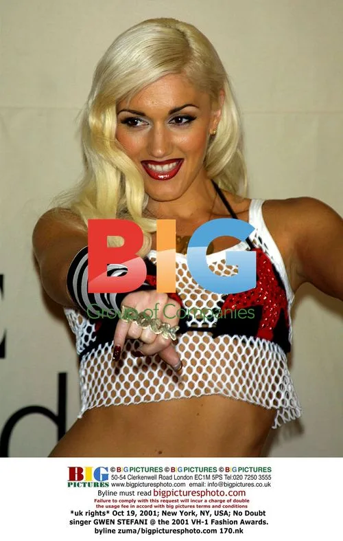Gwen Stefani at 2001 VH-1 Fashion Awards