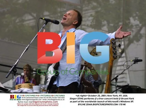 Sting Performs at Windows XP Launch