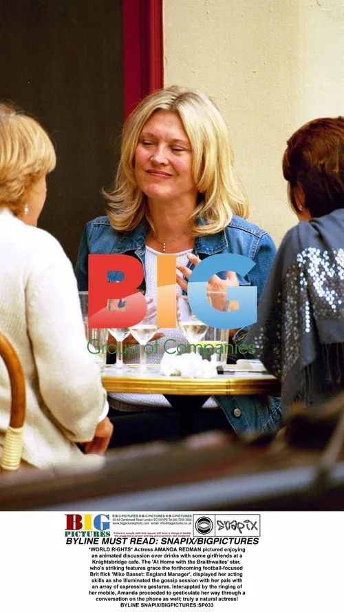 Amanda Redman Enjoys Animated Cafe Chat