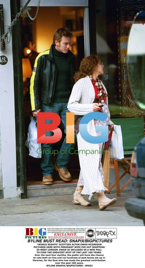 Ewan McGregor and Pregnant Wife Eve Shopping