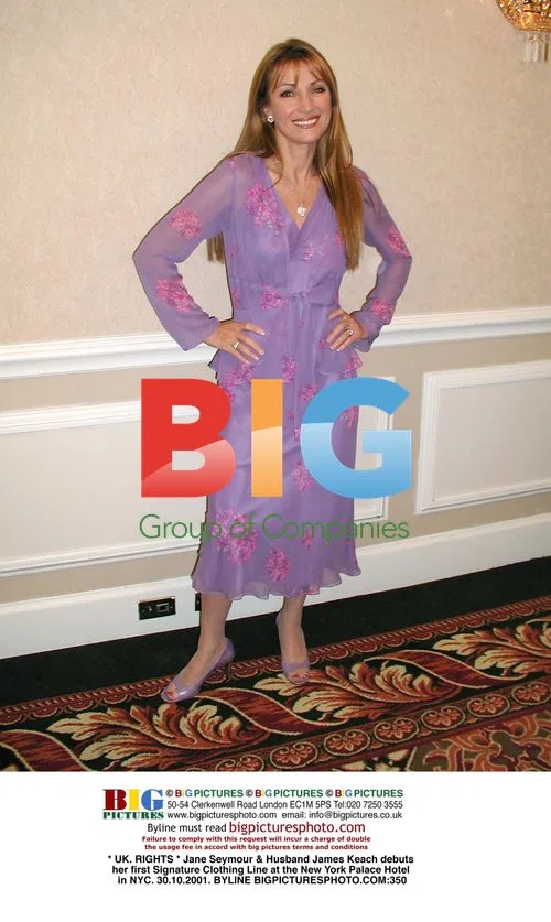 Jane Seymour debuts clothing line in NYC