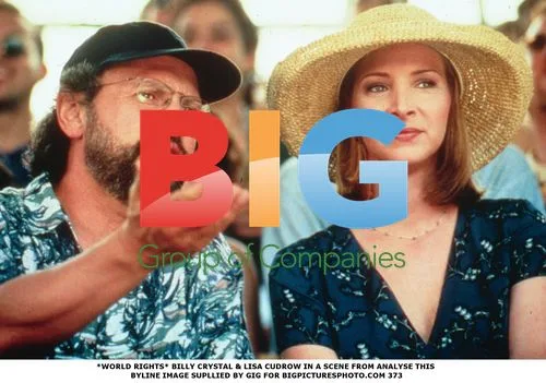 BILLY CRYSTAL & LISA CUDROW in ANALYSE THIS