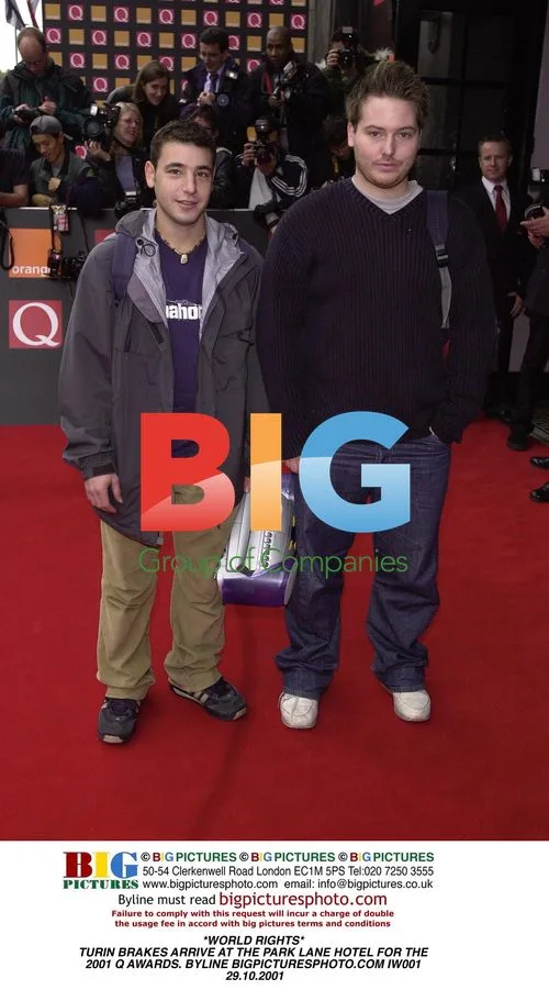 Turin Brakes Arrive at Q Awards 2001
