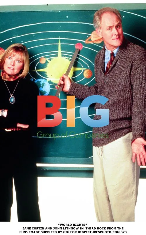 JANE CURTIN AND JOHN LITHGOW IN 'THIRD ROCK FROM THE SUN'