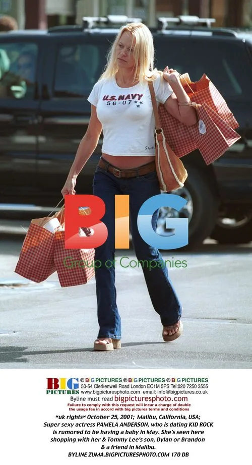 Pamela Anderson Shops in Malibu