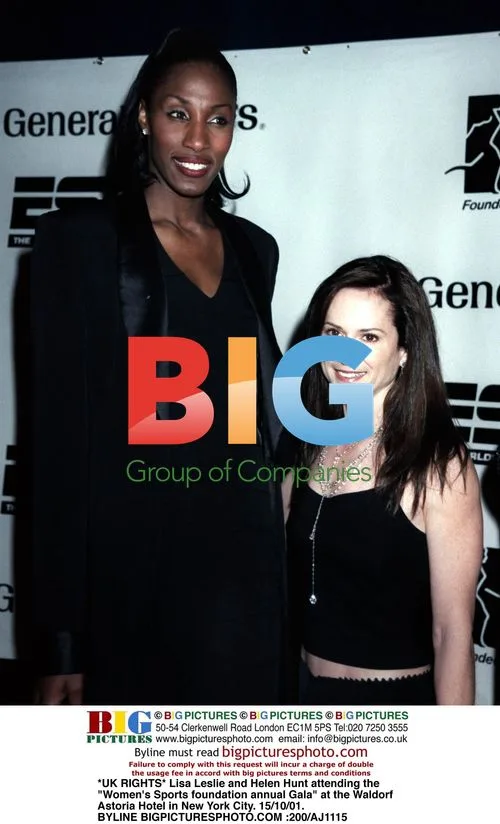 Lisa Leslie and Helen Hunt at Women's Sports Gala