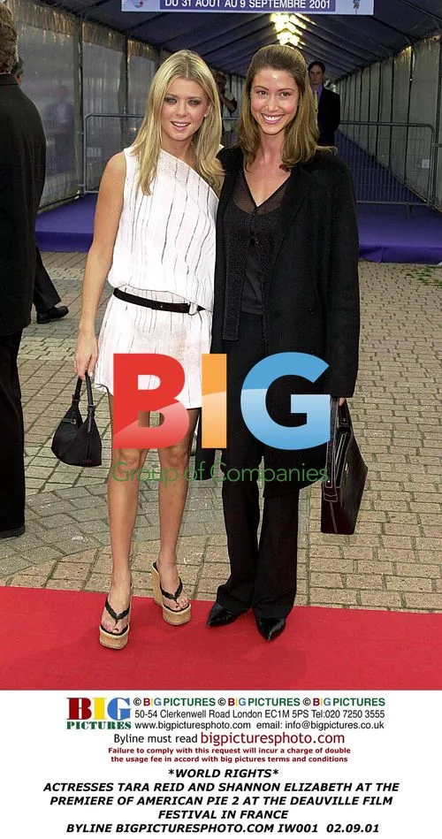 Tara Reid and Shannon Elizabeth at American Pie 2 Premiere
